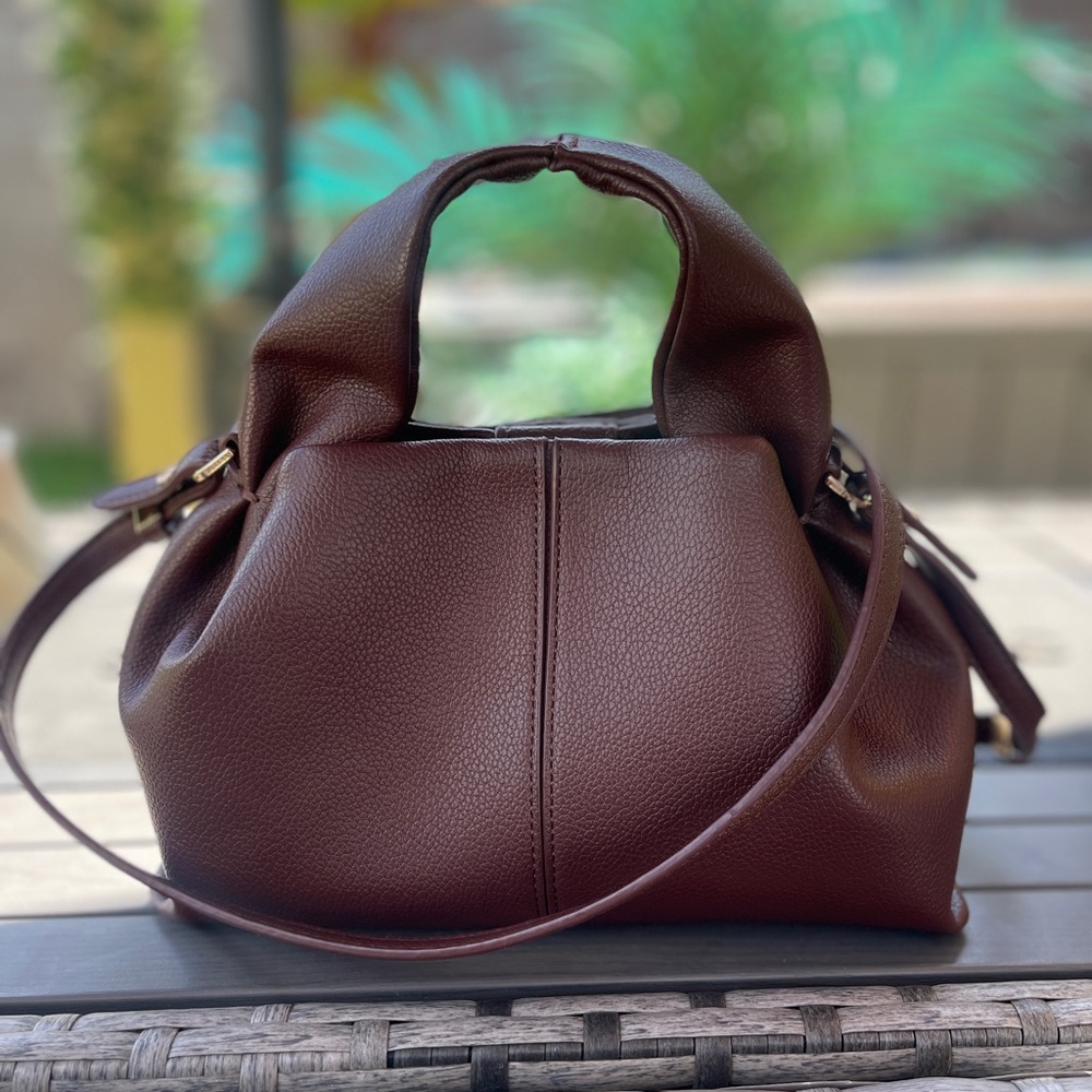 Elegant Brown Leather Handbag